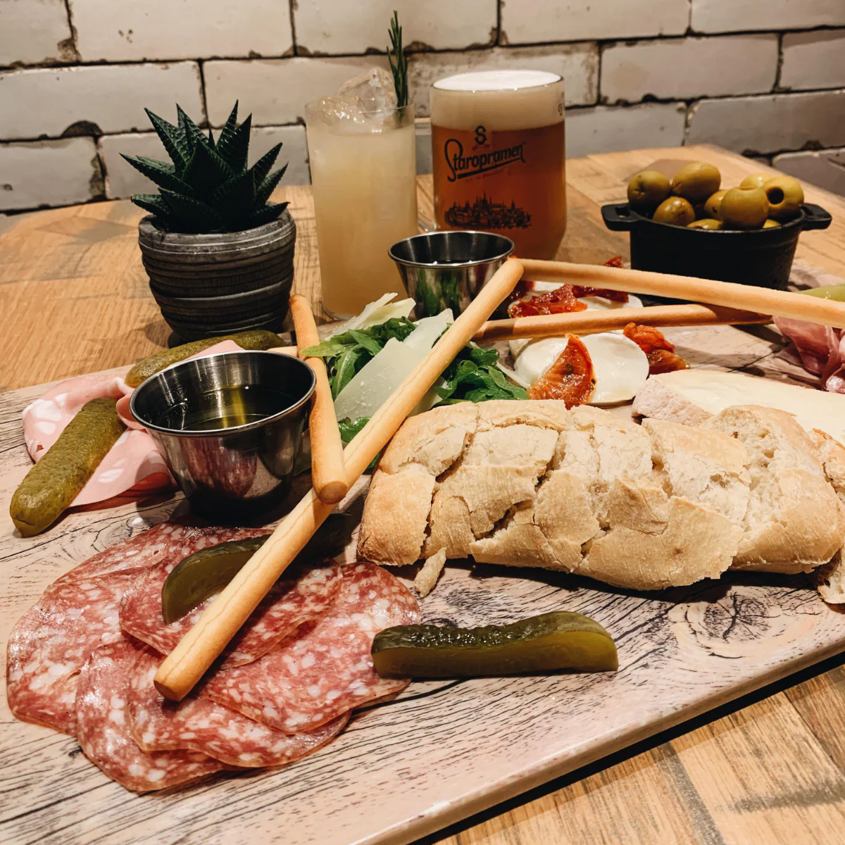 Spa & Sharing Board Package – with Indigo Yard (for Two)